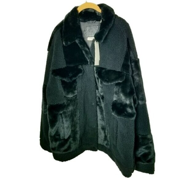 Levi's‎ NWT Patched Sherpa Trucker Jacket Premium Faux Fur Snap Closure Size L - Picture 1 of 14